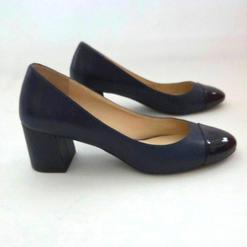 Cole Haan Dawna Grand Pumps Marine Blue Leather and Black Patent Business Sz 6